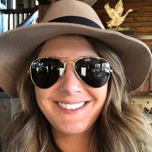 Meet your Posher, Brittany